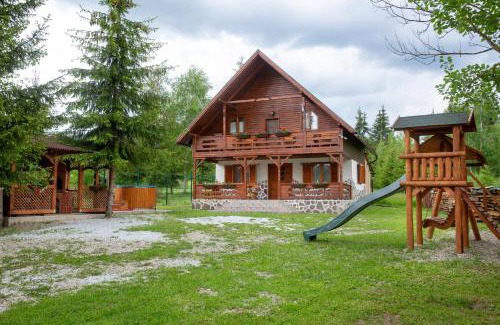 Joseni House | Kamilla Vendégház Borzont