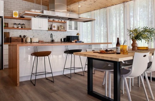 Wheatsheaf House | Kangaroo Creek Estate Daylesford