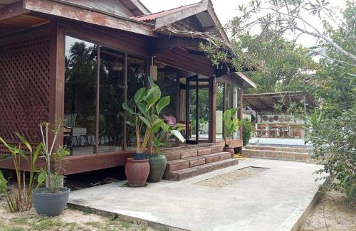Kampung Ru Muda Ski Chalet | Kapas View, Zaki's Residence, Marang, Terengganu
