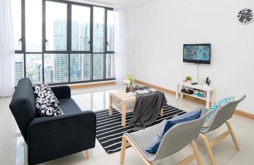Kampung Kerinchi Apartment | Karaoke Party Penthouse at KL Gateway by Cobnb