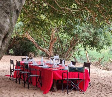 Hoedspruit Cabin | Karongwe River Lodge