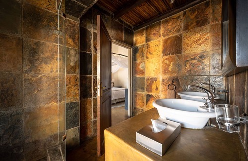 Maruleng Cabin | Karongwe- Shiduli Safari Lodge