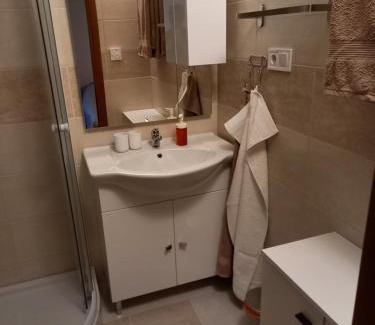 Erzsebetfalva House | Karpatia Vendeghaz 1201 Budapest