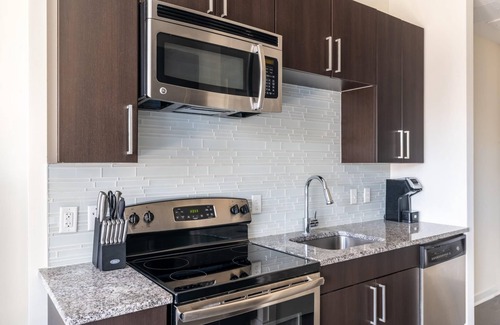 Del Ray Apartment | Kasa Comfy Studio Self Check-in Alexandria