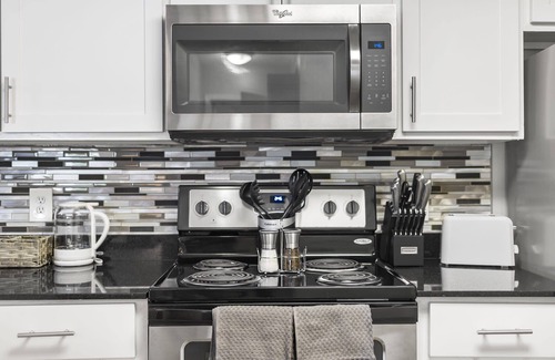 Delray Beach Apartment | Kasa | Inviting 1 BD + Pool Access | Delray Beach