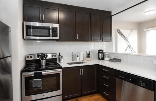 West Colfax Apartment | Kasa Sloan's Lake Denver