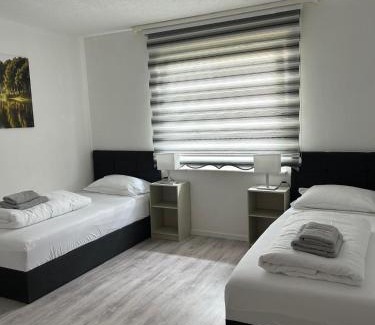 Lohfelden Apartment | Kassel Lohfelden 4 Zimmer und Autobahn nähe Schmidt ll