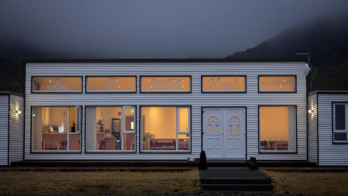 Stadarstadur House | Kast Guesthouse