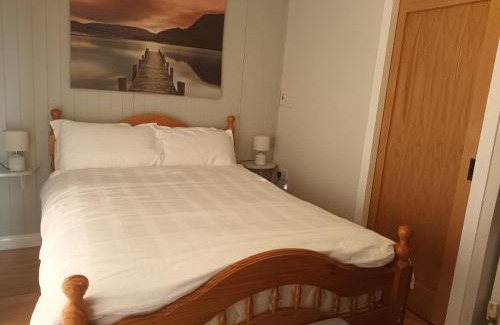 Donegal Apartment | Kate's Place bedroom ensuite close to Donegal town
