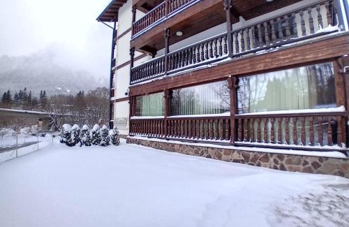 Busteni Apartment | Kathy's Elegance