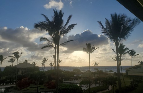 Hanamaulu Condo | KAUA'I BEACH RESORT-BEACHFRONT, OCEAN VIEW, POOLSIDE VIEW FROM YOUR LANAI