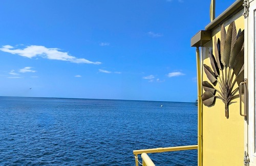 Le Carbet Boat Rental | Kawaida | Unusual accomodation - Glamping Yaliyo