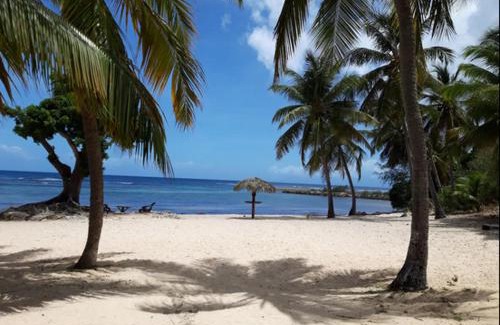 Anse des Rochers House | Kaz'bouchons