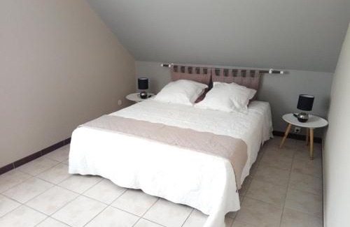 Bois de Nefles Apartment | "Kaz Misèl"65 m carré 4 nuits minimum