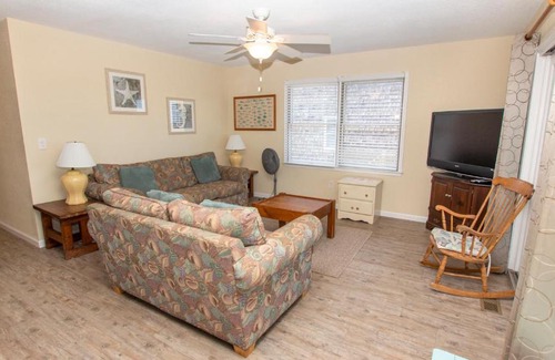 Colington House | KD242, Fitz