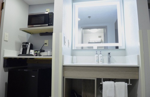 Keene Hotel | Keene Elm City Hotel, an Ascend Collection Hotel