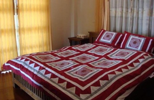 Phon Phisai House | Keerawan House Rim Khong