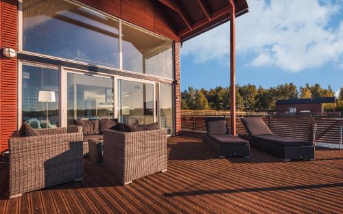 Reposaari Villa | Kelluvat huvilat, Kapteeni, Reposaari