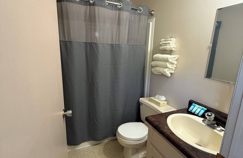 Boularderie East Hotel | Kelly's View Motel