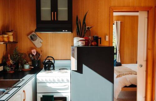 White Beach House | Kelp Cabin intimate, calm and restful