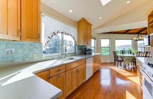 Clear Lake House | Kelseyville Home with Deck and Clear Lake Views!