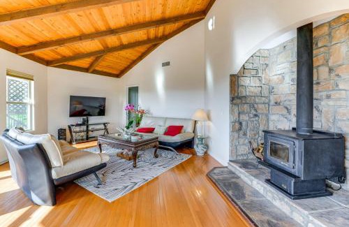 Clear Lake House | Kelseyville Home with Deck and Clear Lake Views!