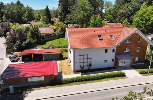 Kempten Apartment | Kempten Centrally located in the countryside: high-quality group accommodation with large terrace