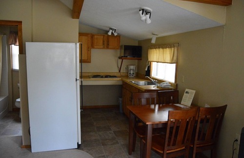 Kennebunk Hotel | Kennebunk Gallery Motel & Cottages