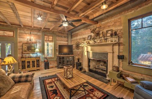 Waverly House | Kentucky Lake Views Cozy Cabin in Waverly!
