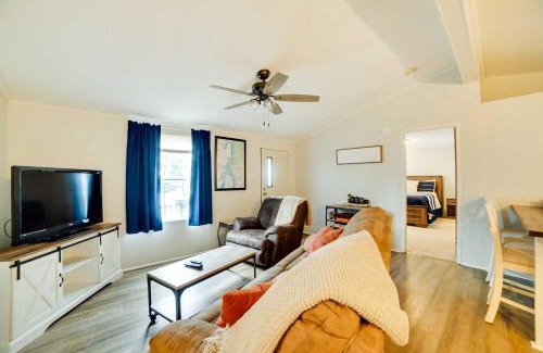 New Concord House | Kentucky Lakeside Home with Deck - 20 Mi to LBL!