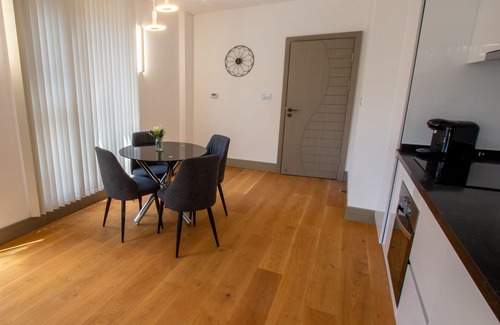 Chiswick Riverside Apartment | Kew Bridge by Charles Hope