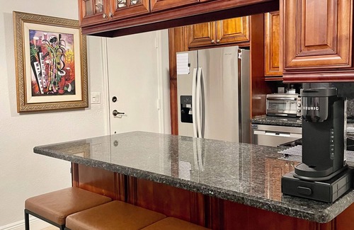 Key Biscayne Condo | Key Biscayne Condo, 3 minute walk to the beach