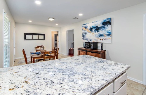 Houma House | Key To ComfortnSpacious 3-Bedroom Getaway in the Heart of Houma!