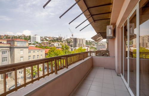 Kentron Apartment | KeyGo #0172 I 1 Bedroom I Near to Matenadaran
