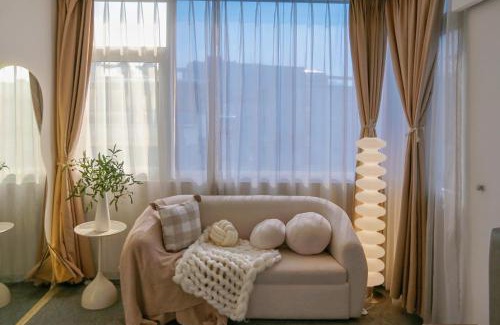 Dich Vong Hau Hotel | Keypad Hotel - 28 Dịch Vọng Hậu