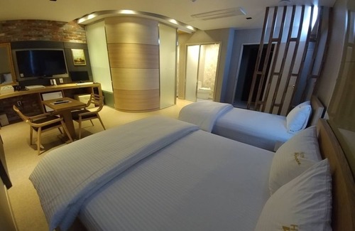 Dalseong-gun Hotel | Khan Hotel