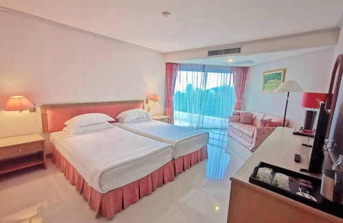 Khanom Hotel | Khanom Golden Beach Hotel