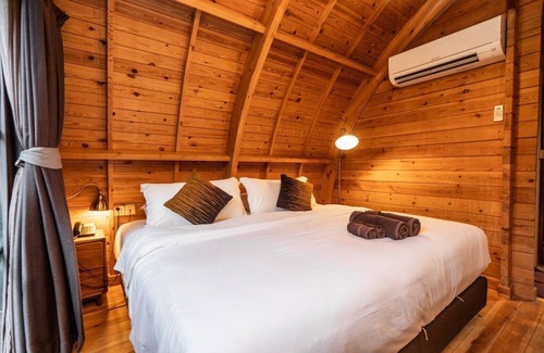 Damnoen Saduak Hotel | Khum Damnoen Resort