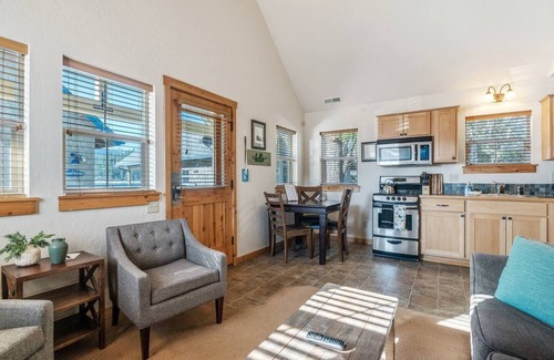 Dover House | Kick back and savor vacation time at "Five O'clock Somewhere"