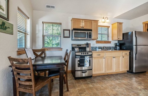 Dover House | Kick back and savor vacation time at "Five O'clock Somewhere"