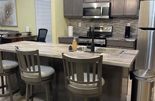 Mid City North House | Kick Back - Chillin Away from Home; 6mls to LSU-3mls to SU- 3mls to BR Airport