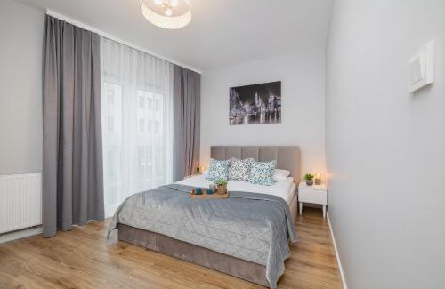 Podgorze Apartment | Kiełkowskiego Modern & Comfy Apartment with Balcony Cracow by Noclegi Renters
