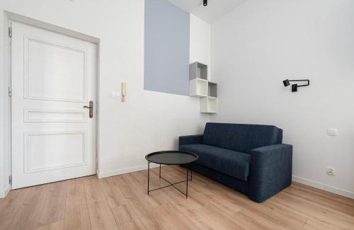 Srodmiescie Apartment | Kilińskiego Comfy Blue Studio by BookingHost