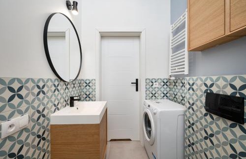 Srodmiescie Apartment | Kilińskiego Comfy Blue Studio by BookingHost