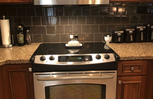 Desert Ridge West Condo | Killer Pool View Desert Ridge 90+ Day Rental