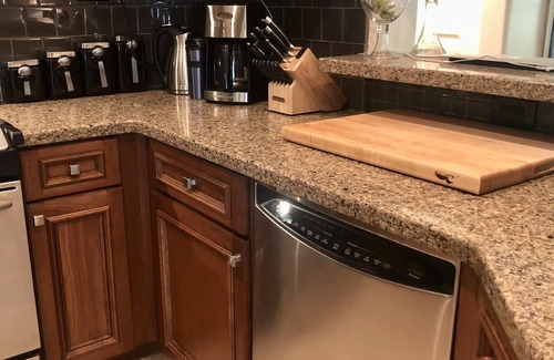 Desert Ridge West Condo | Killer Pool View Desert Ridge 90+ Day Rental