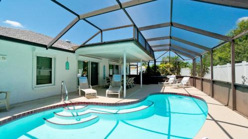 Bradenton House | Kim's Palm Cottage