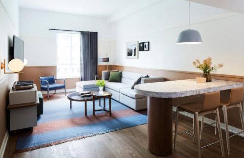 Bloor-Yorkville Hotel | Kimpton Saint George Hotel by IHG