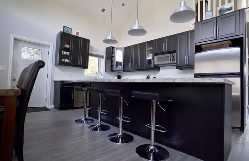 Sylvan Lake House | Kinabik Cabin/Half block from beach, quiet cottage district