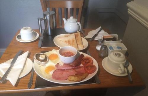 Hayfield Bed & Breakfast | Kinder Lodge